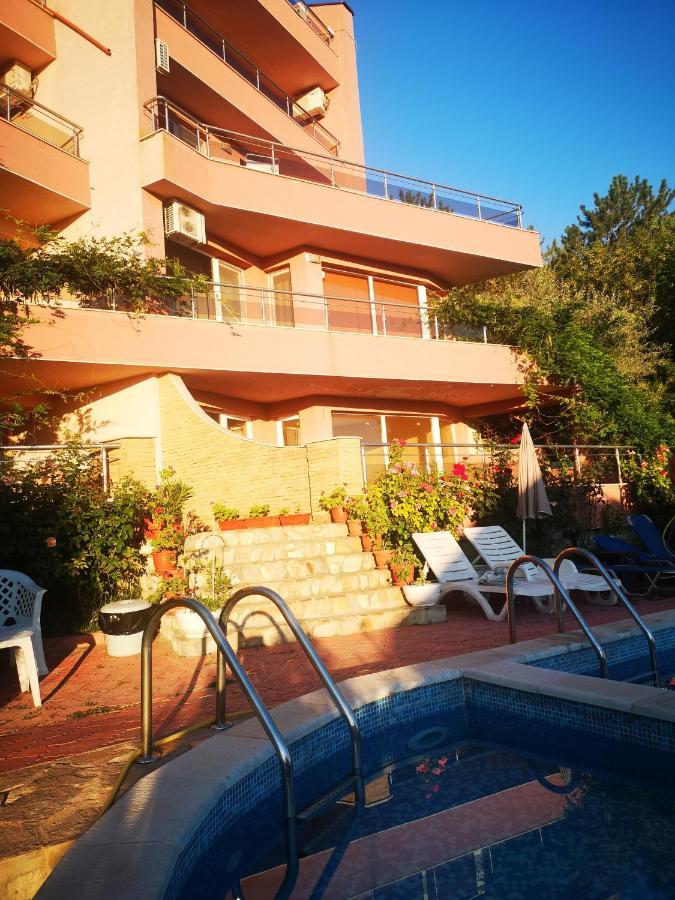 Apartmán Complex Karia III Kavarna Exteriér fotografie