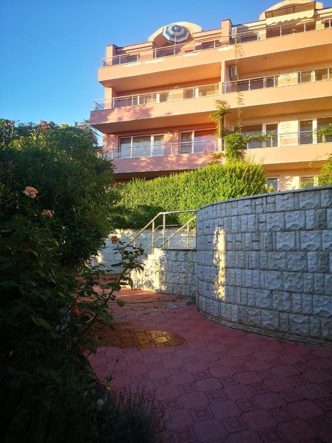 Apartmán Complex Karia III Kavarna Exteriér fotografie