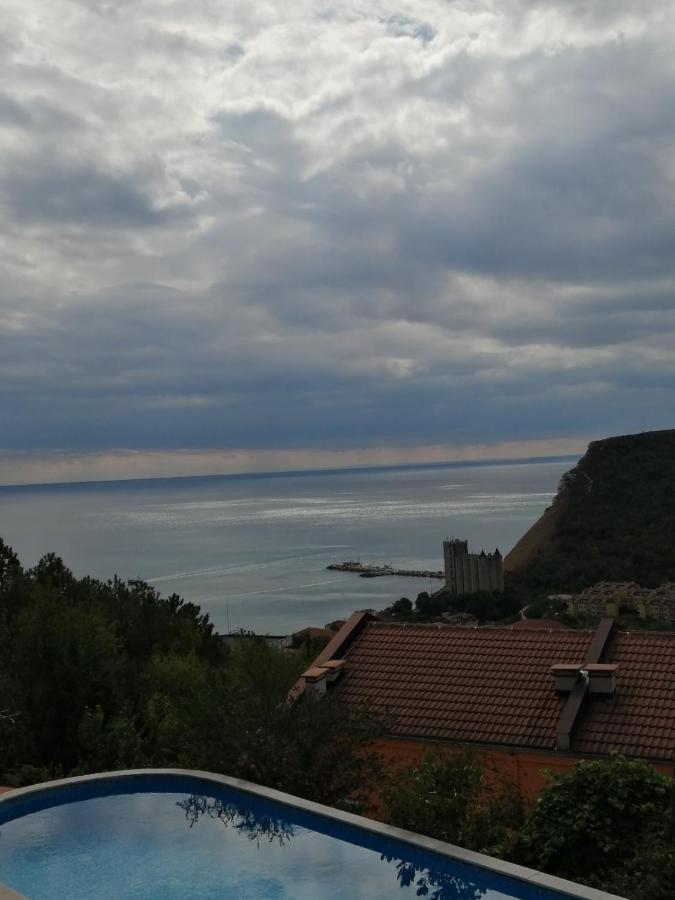 Apartmán Complex Karia III Kavarna Exteriér fotografie