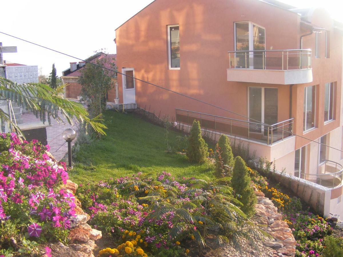 Apartmán Complex Karia III Kavarna Exteriér fotografie